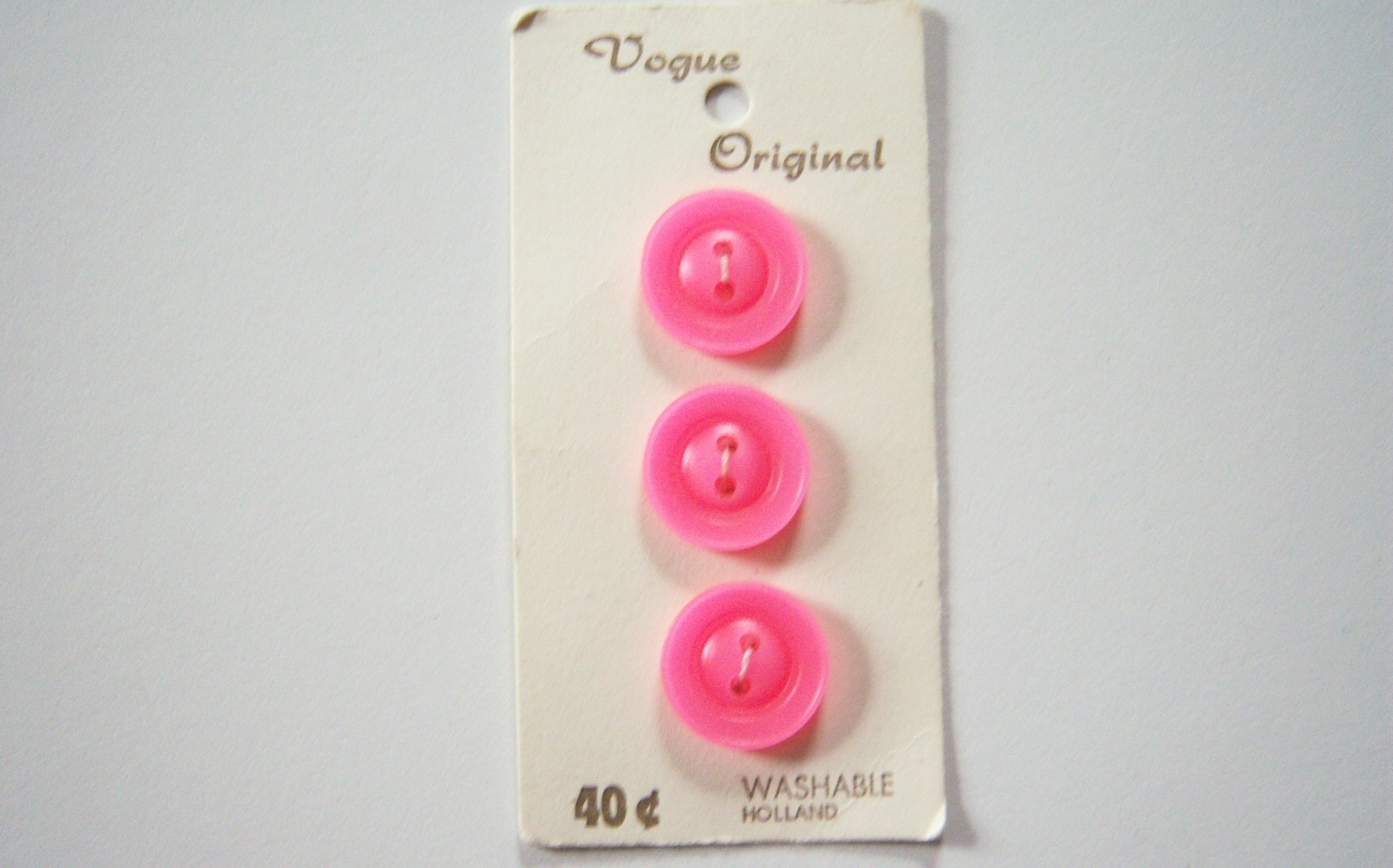 Vogue Bright Pink 3/4" Button Card