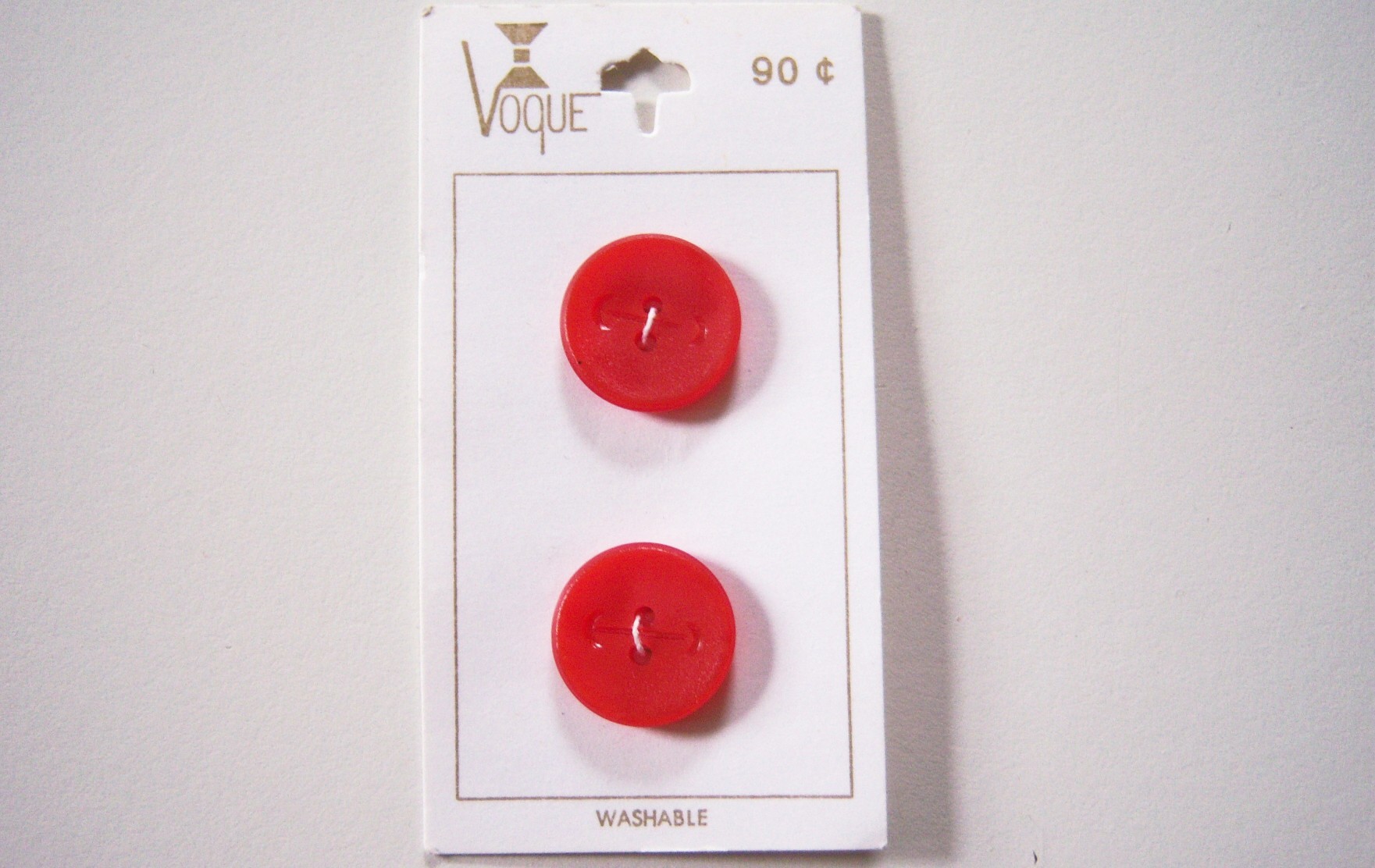 Vogue Scarlet 3/4" Button Card