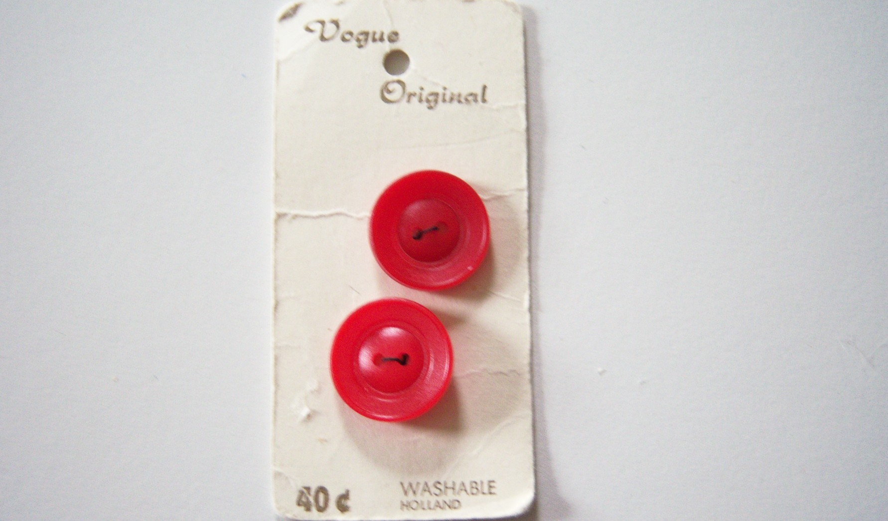 Vogue Red 7/8" Button Card