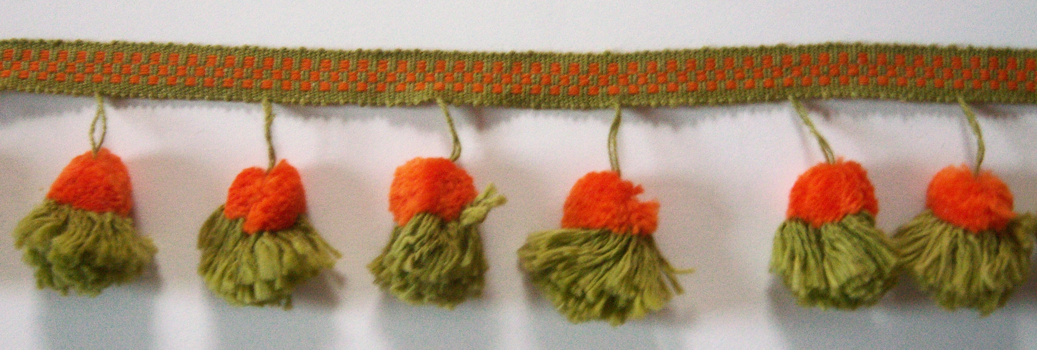 2 1/4 Yds. Lt Olive/Orange 2 1/4" Ball Fringe