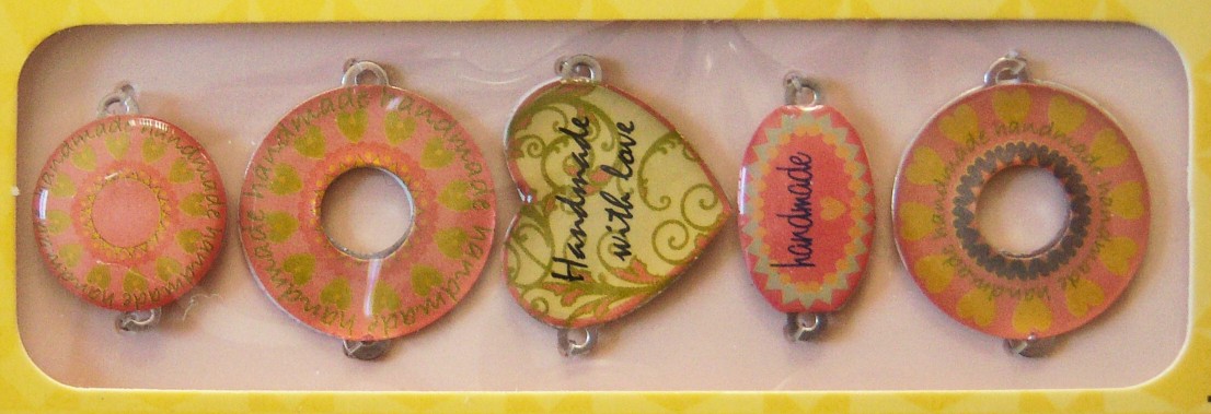 3424 Dritz Peach Handmade Label Charms