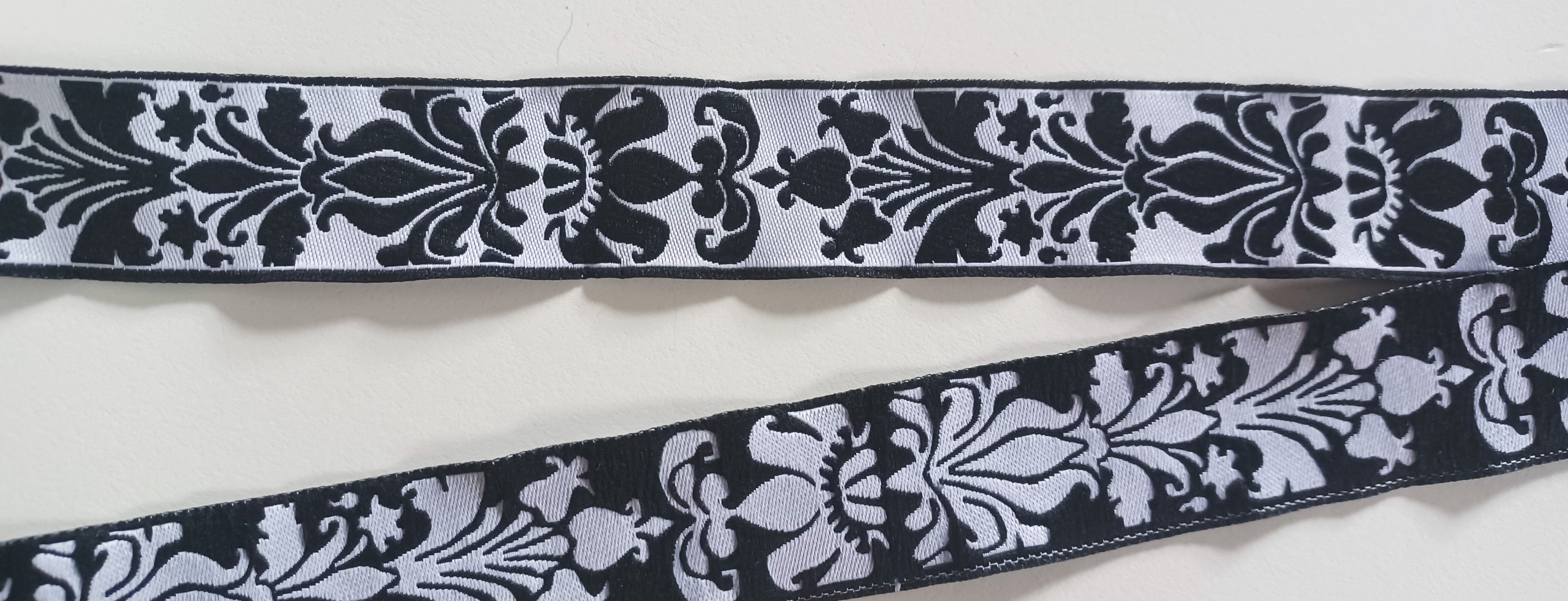 White/Black Motif 15/16 Inch Jacquard