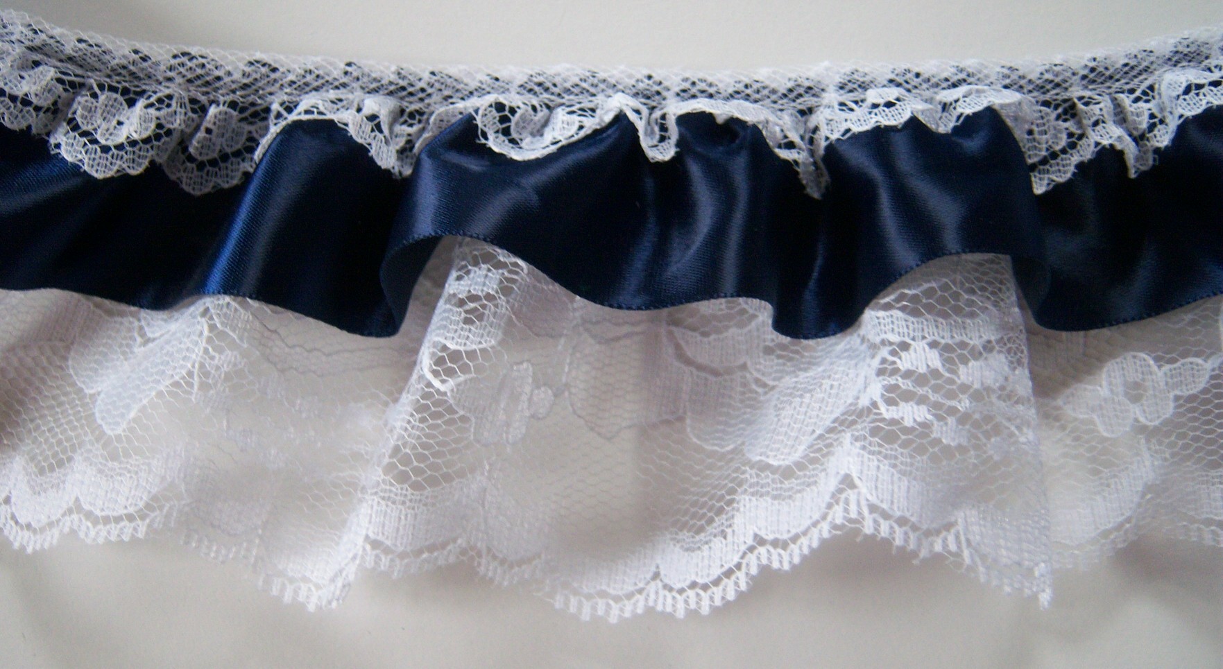 Navy Satin/White Ruffled 3 1/4" Lace