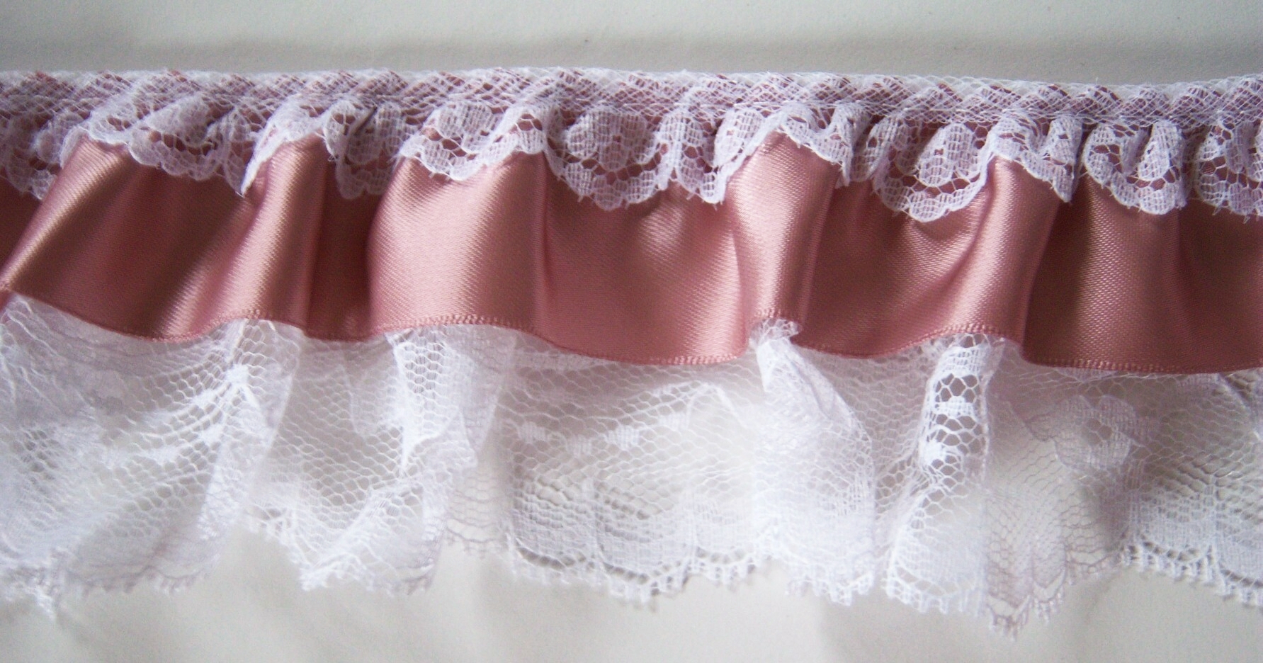 Rosebeige/Ivory Ruffled 3 1/4" Lace