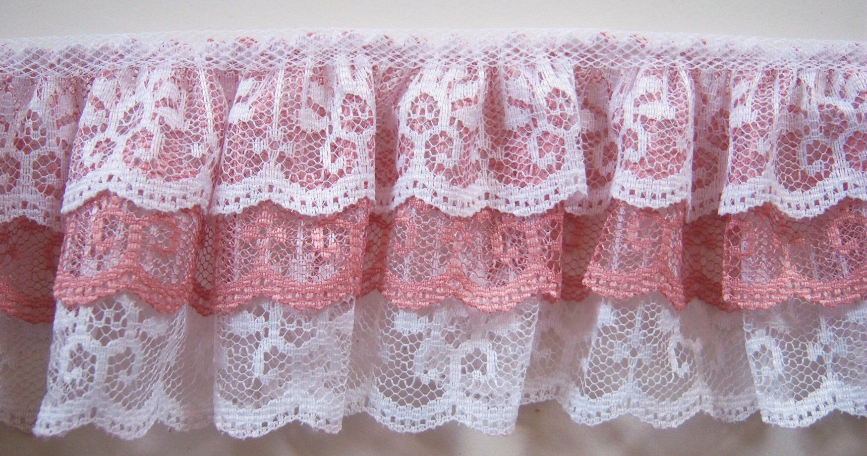 White/Dusty Rose/White Triple Lace