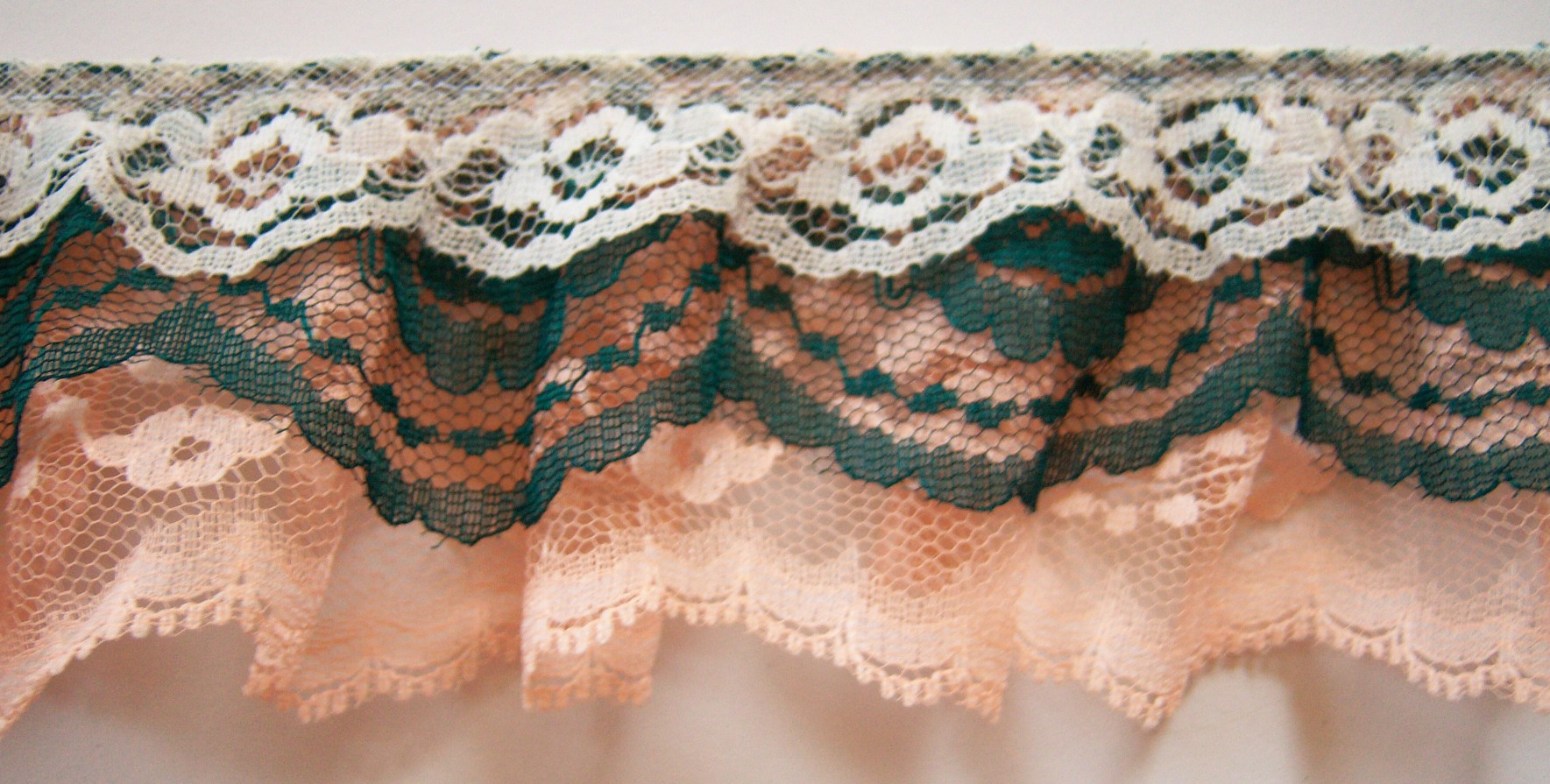 Eggshell/Hunter/Peach Triple Lace