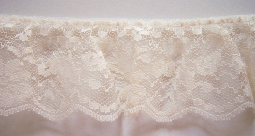 Ivory 2" Gathered Lace