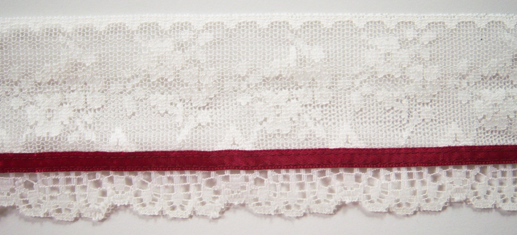 Candlelight/Wine 2 5/8" Lace