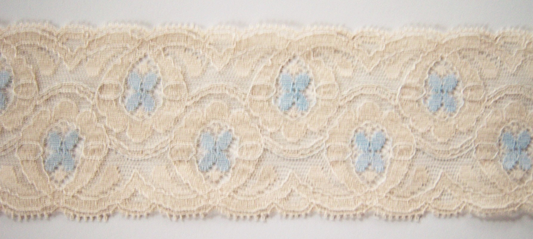 Ecru/Breezy Lace