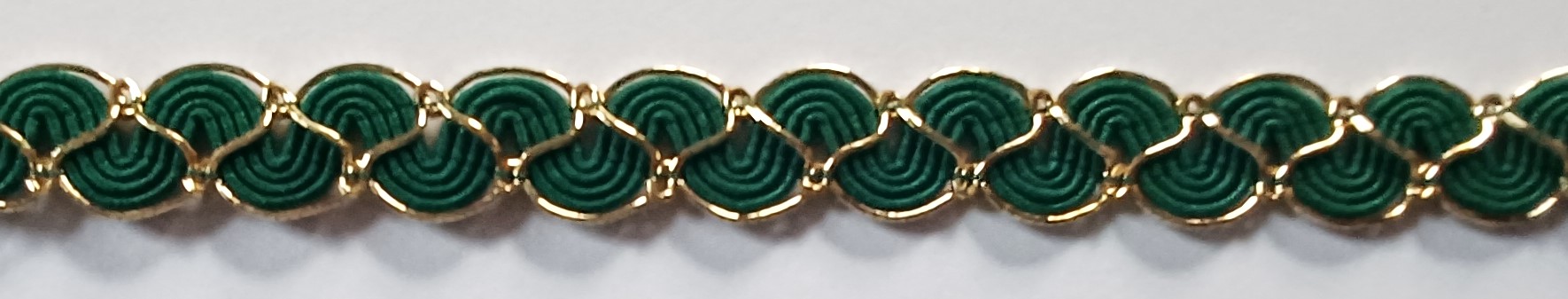 Green/Gold Wavy Polypro