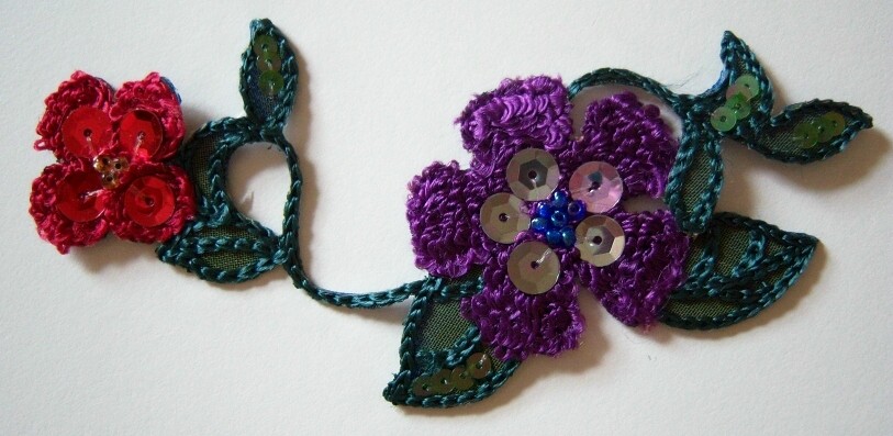 Wrights Purple Floral 4" Applique