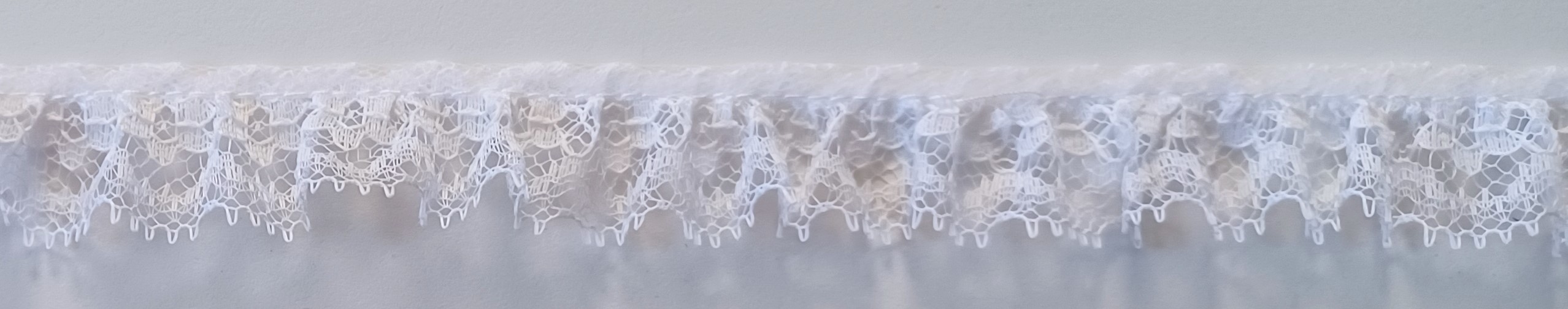 White 7/8" Ruffled Lace