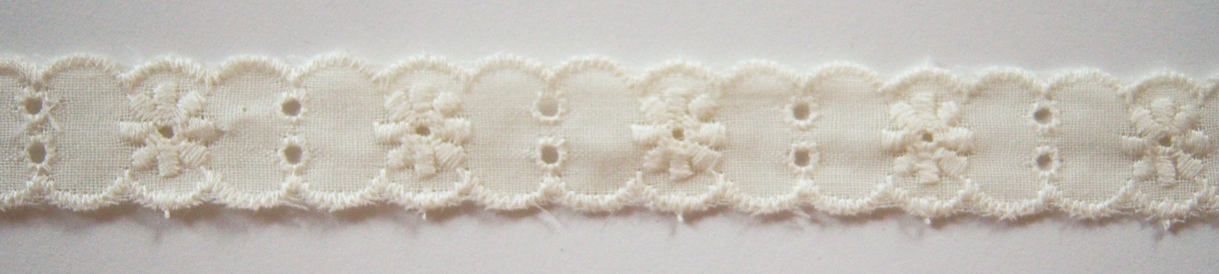 Ivory 5/8" Eyelet Lace