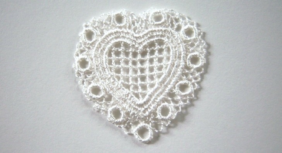 Light Ivory Heart 1 3/4" Venise Lace Applique