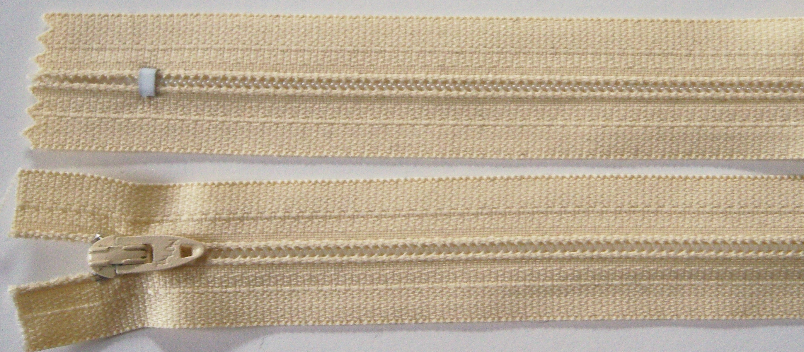 Sweet Cream Talon 5.5" Zipper