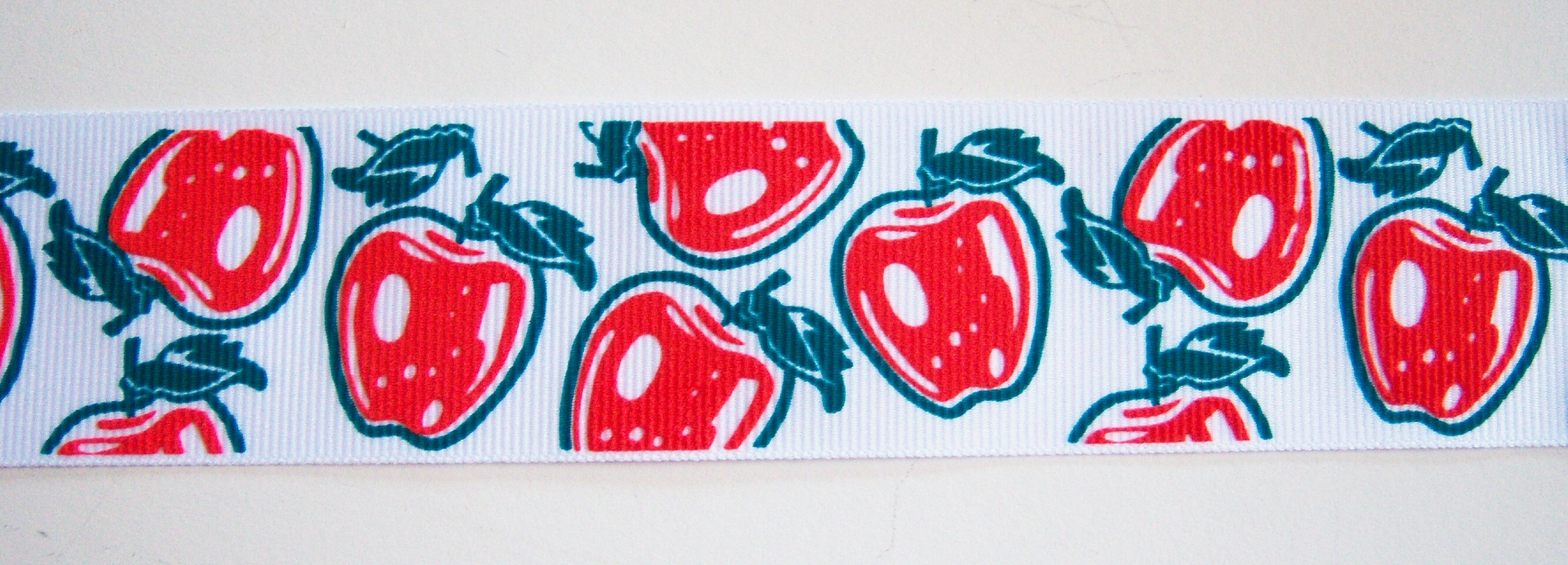 White/Apples 1 1/2" Grosgrain Ribbon