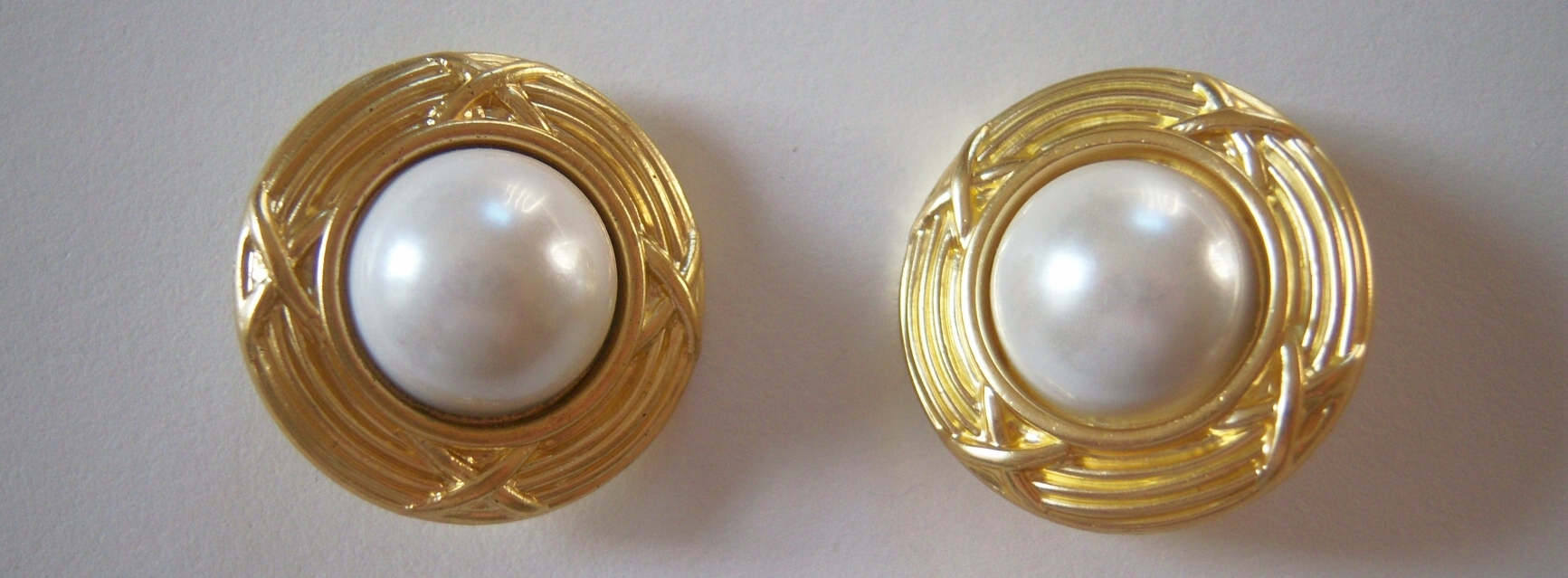 White Pearl/Gold 1" Poly Shank Button