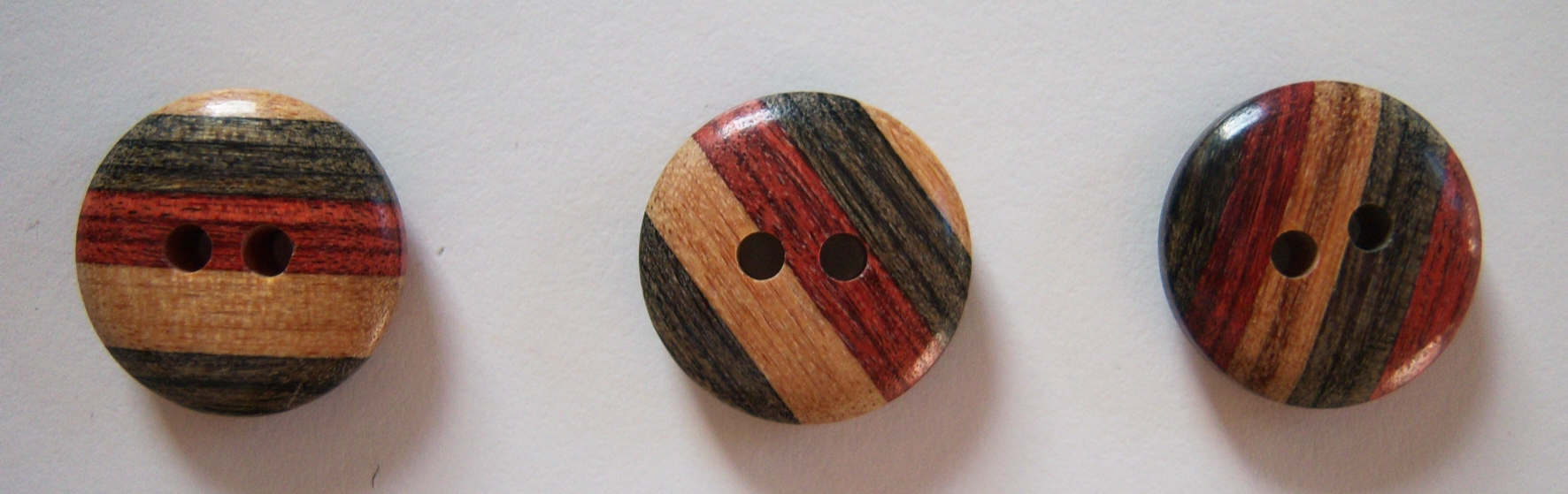 CherryWood/Pine/Green 3/4" 2 Hole Button