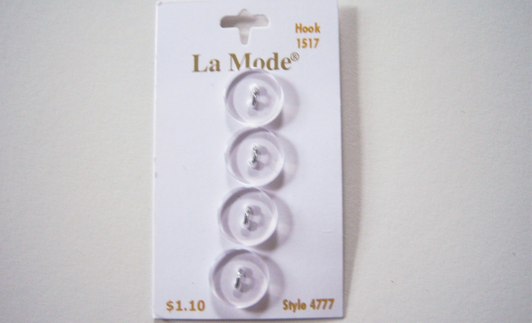 La Mode Clear 5/8" Button Card