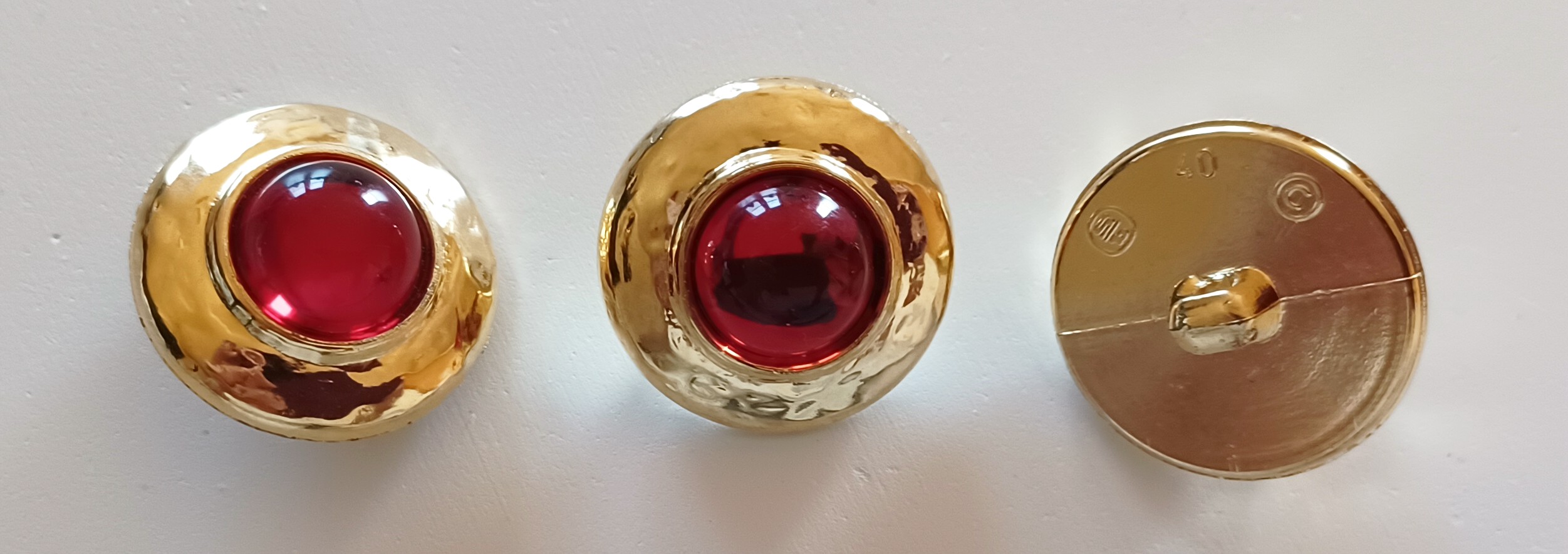 Gold/Red Crystal Center 1" Shank Poly Button