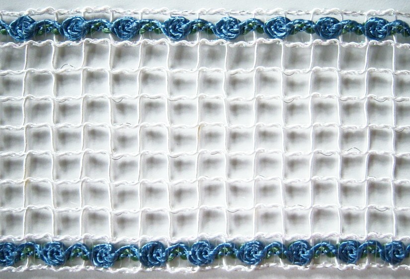 White/Blue Roses 2 3/4" Braid