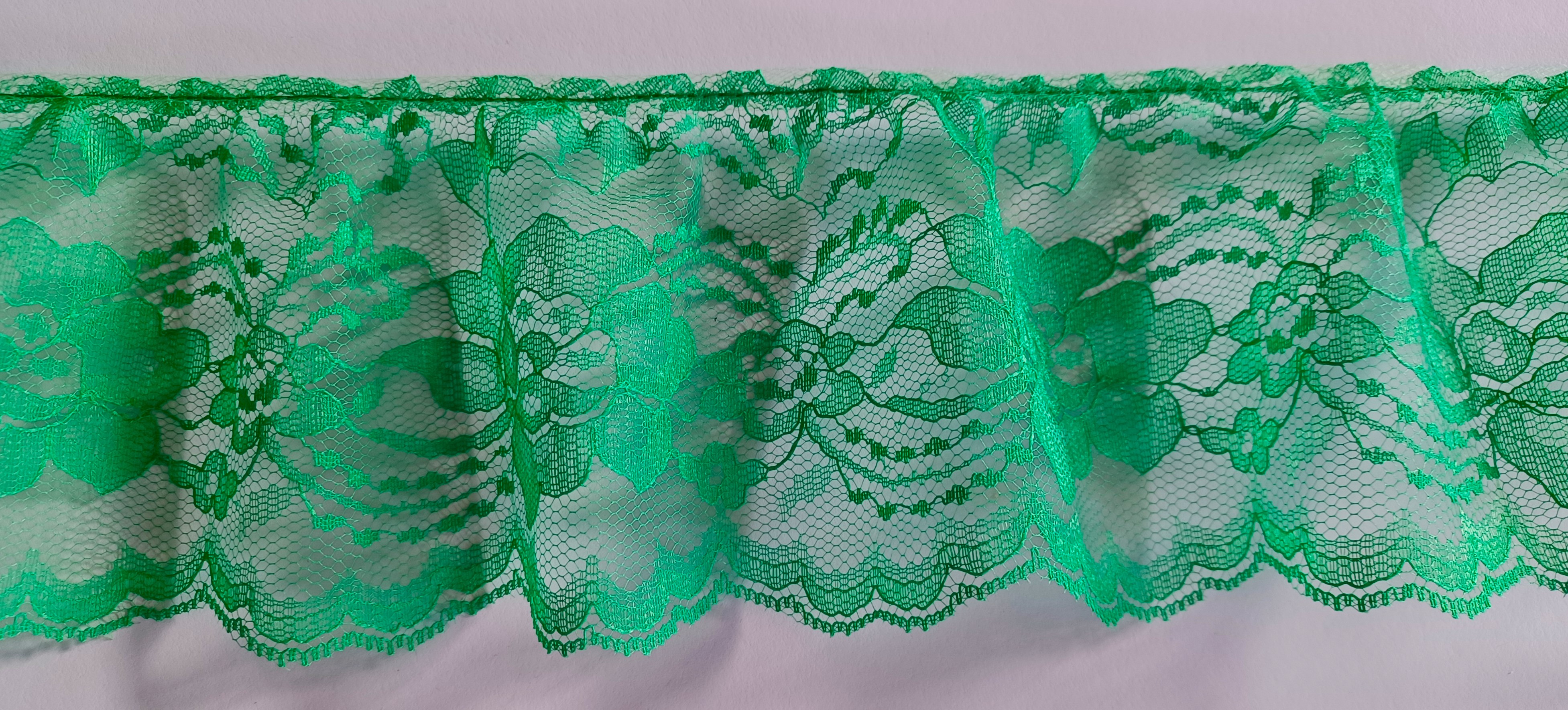 Emerald 4" Ruffled Lace