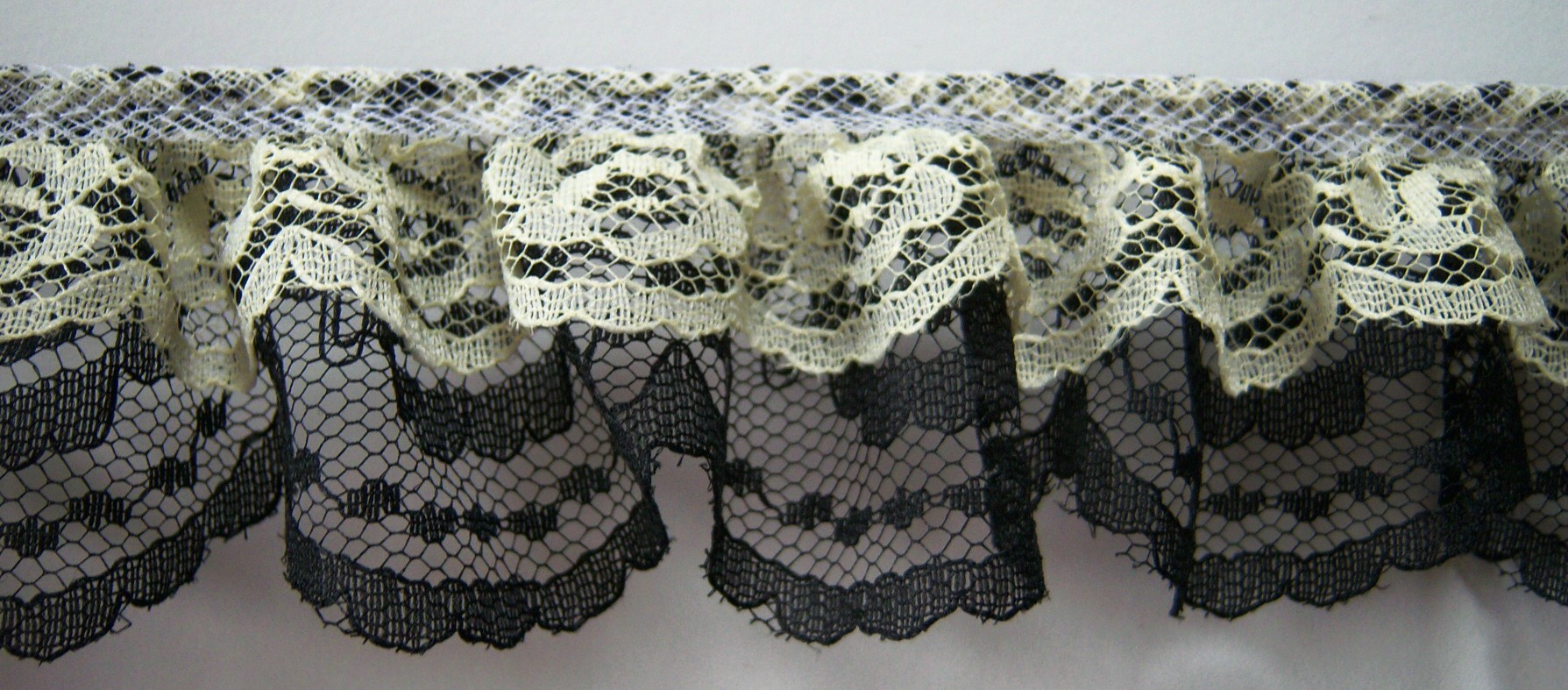Cream/Black Double Gathered Lace