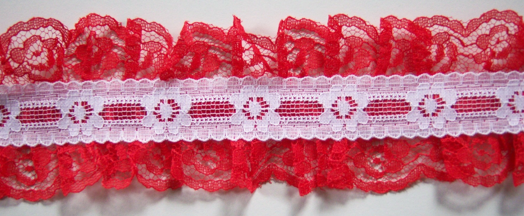 Red/White Ruffled 2 3/8" Lace