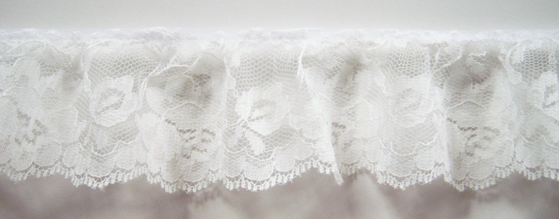 Antique White 2 1/2" Ruffled Lace