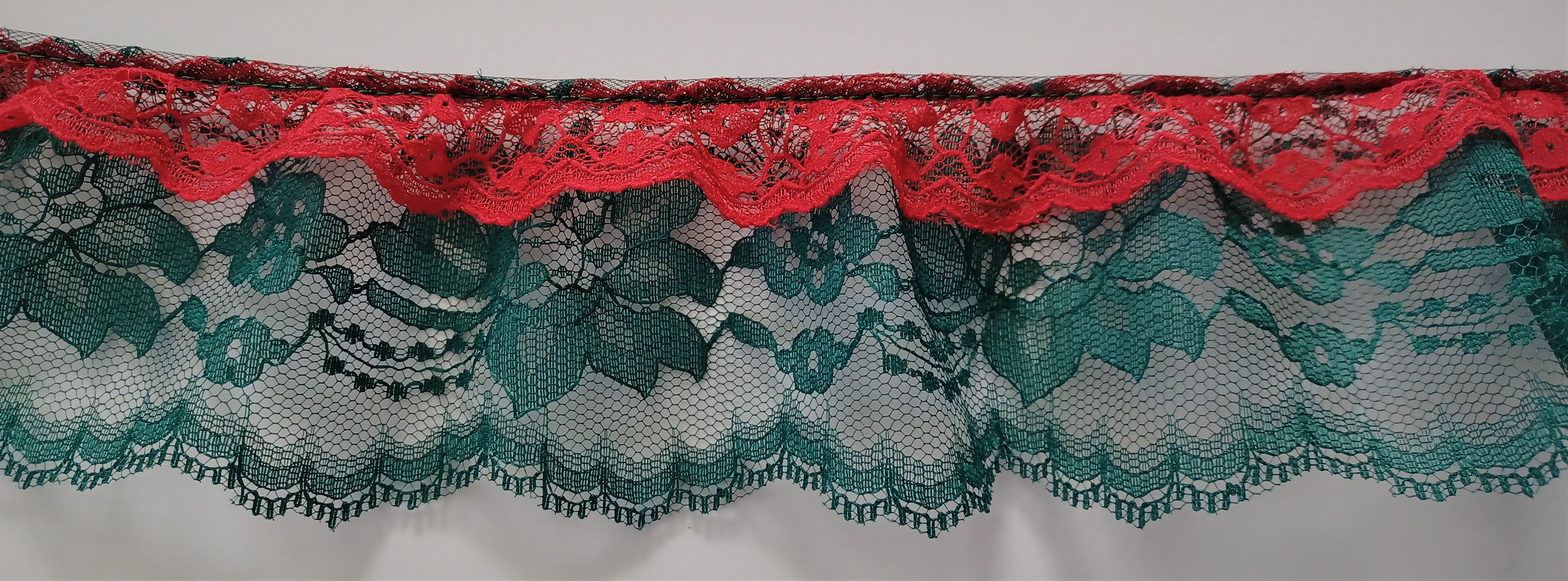 Red/Spruce Green 3" Gathered Lace