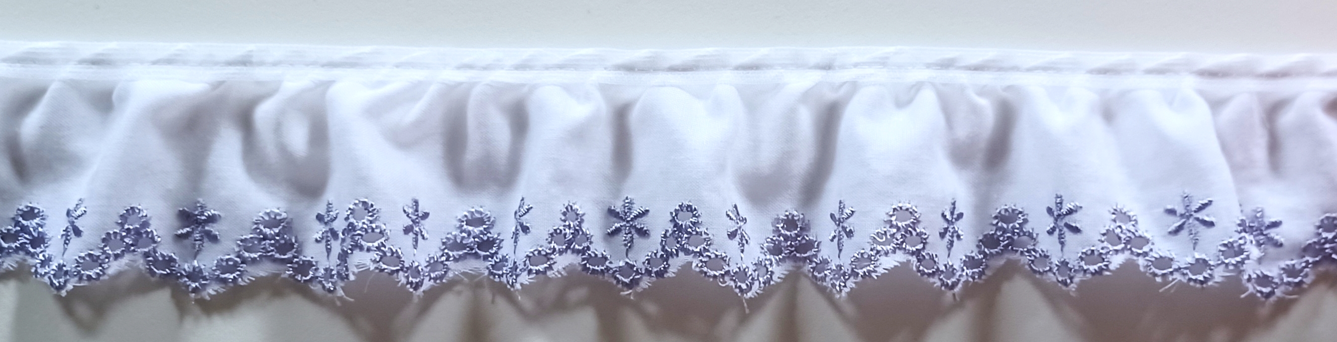 White/Orchid 1 3/4" Eyelet Lace