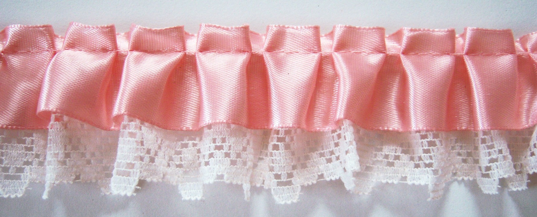 Peach Pleated Satin/Off White 1 1/2" Lace