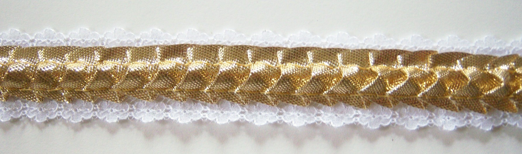 White 1 1/8" Lace/Gold Pleated