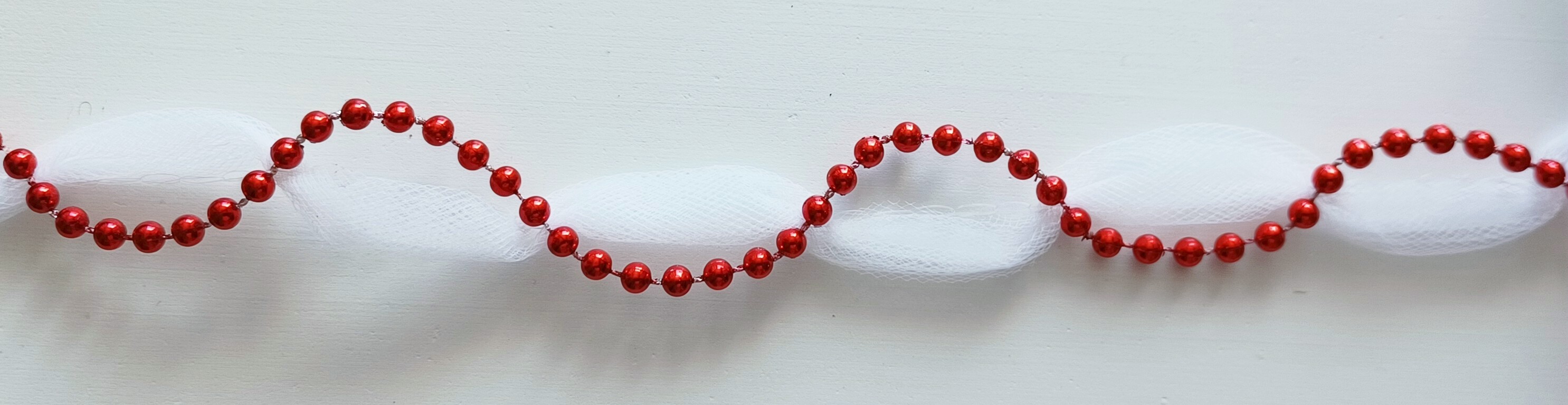 White Tulle/Red Bead 3/4" Braid