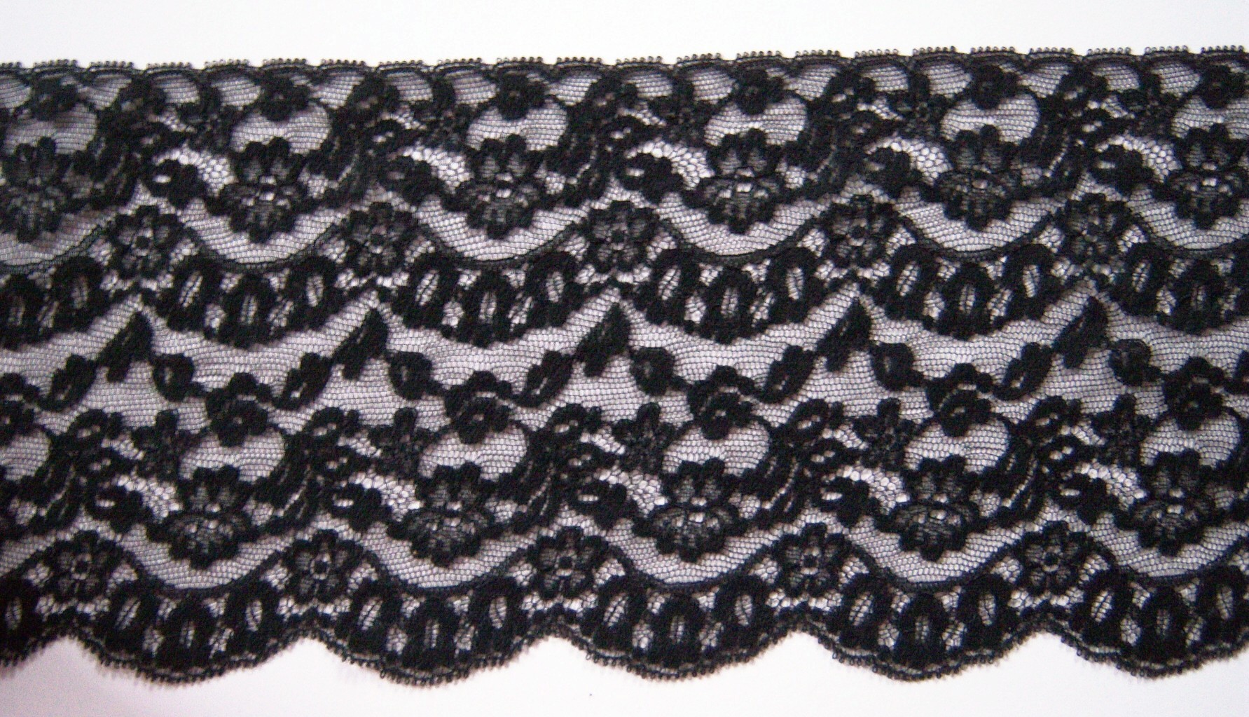 Black 5 1/4" Nylon Garland Lace