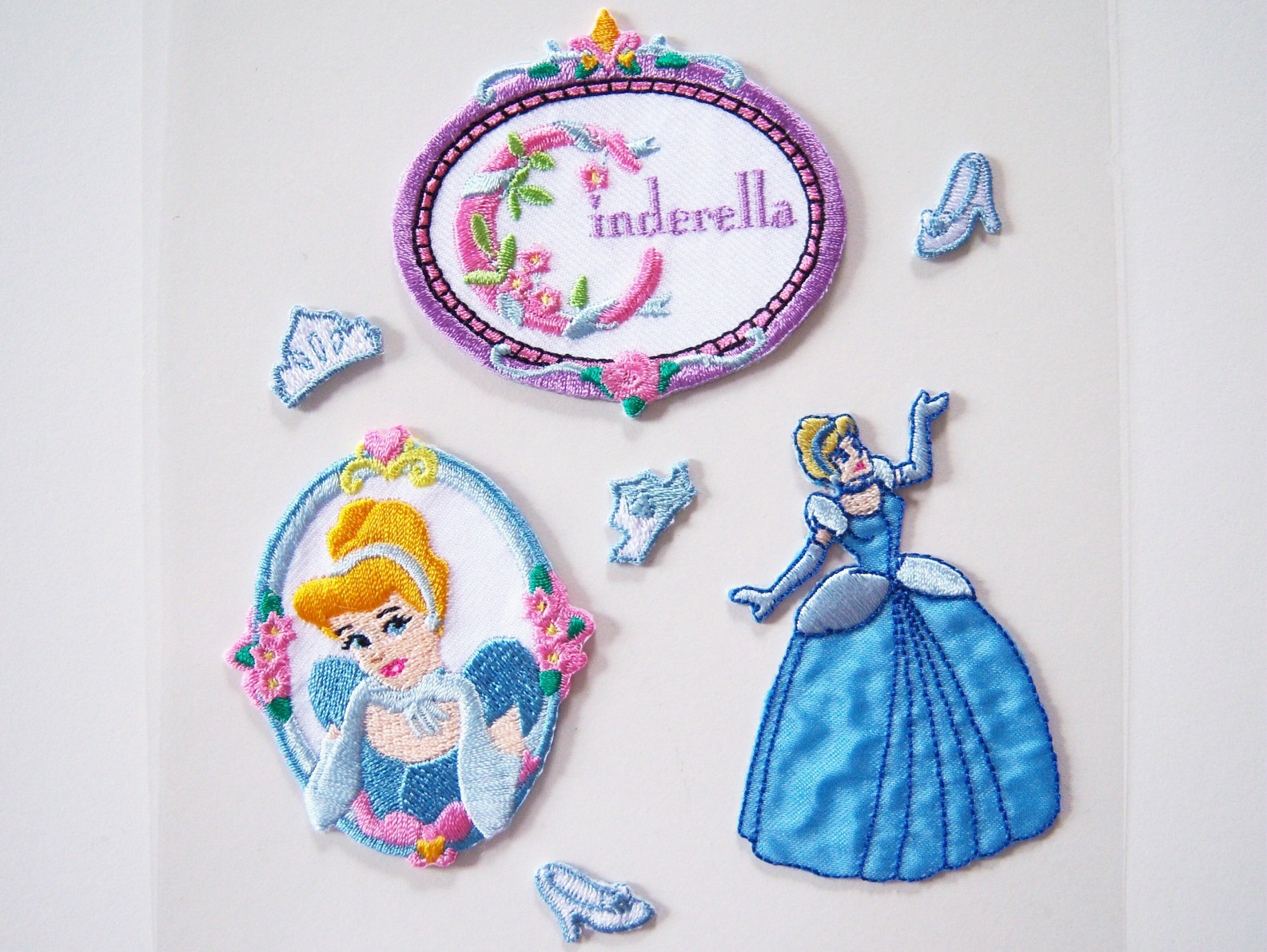 Cinderella Circle Peel/Stick Set