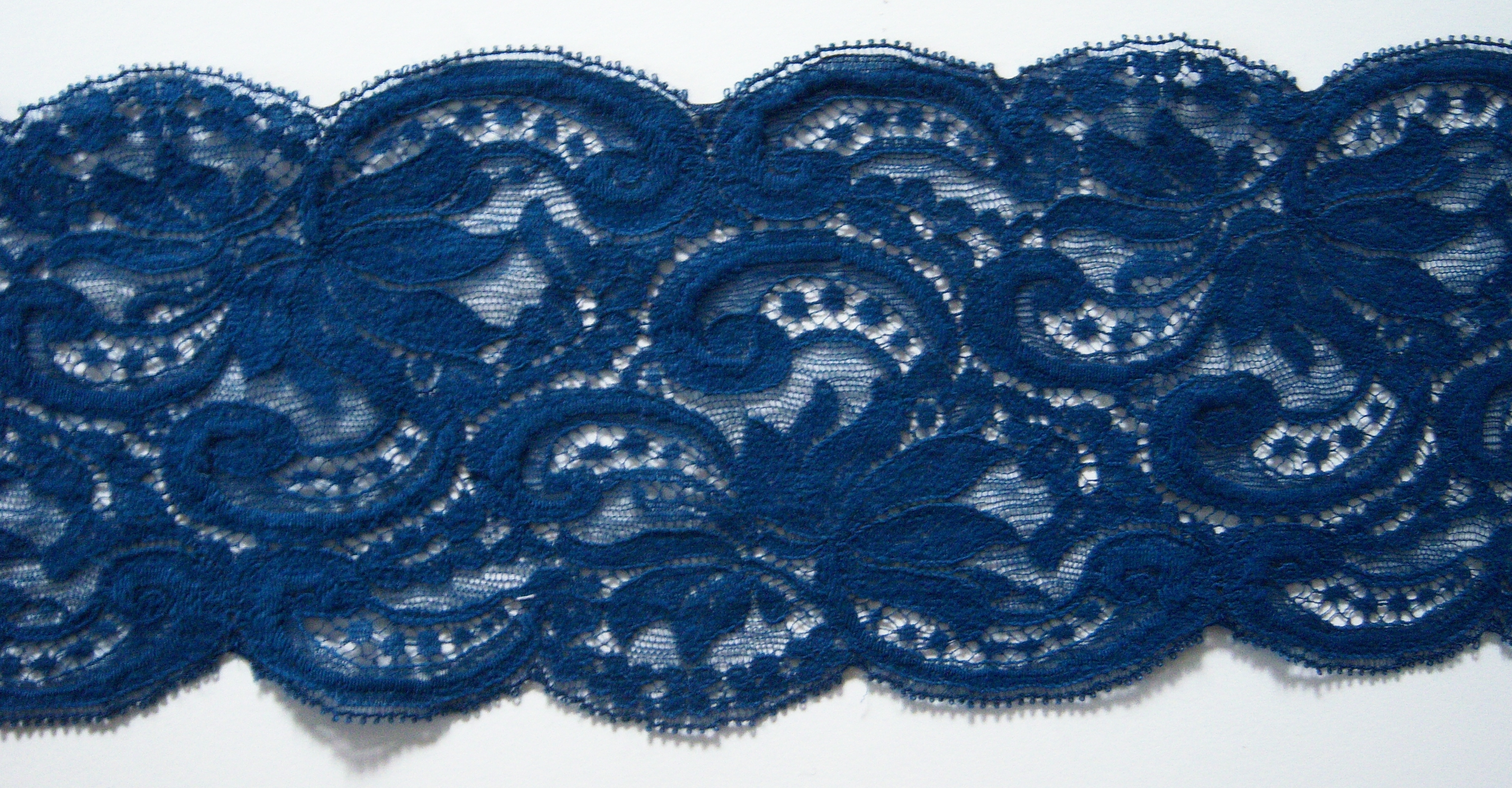Sapphire 4 3/4" Poly Lace