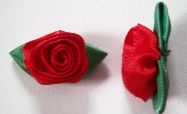 Tomato Coil Rose/Green 1 1/4" Loop