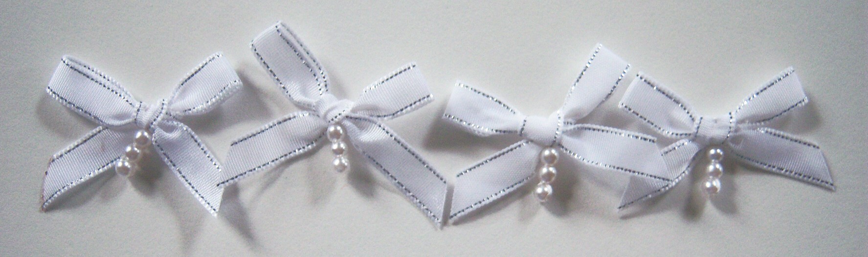 White/Silver/Pearls Bow