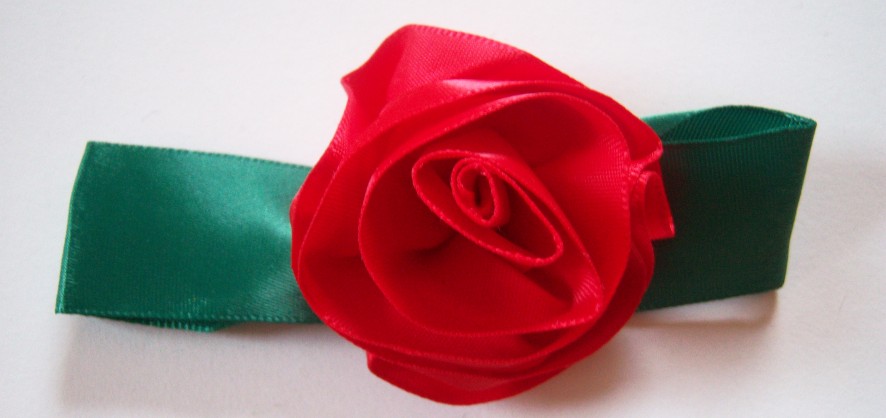 Red Rose/Green Loop