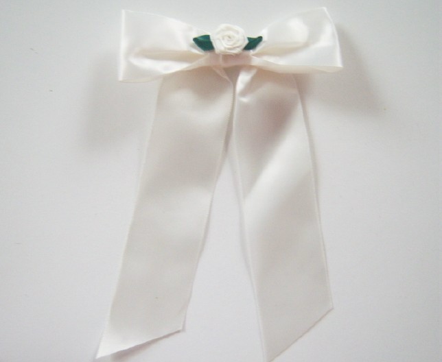 Off White/Green 4 5/8" x 6" Bow