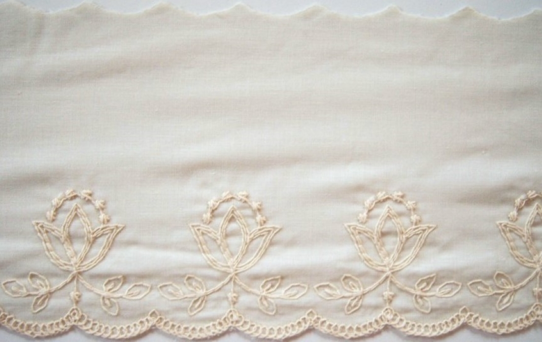 Ivory Embroidered 6 3/4" Poly/Cotton