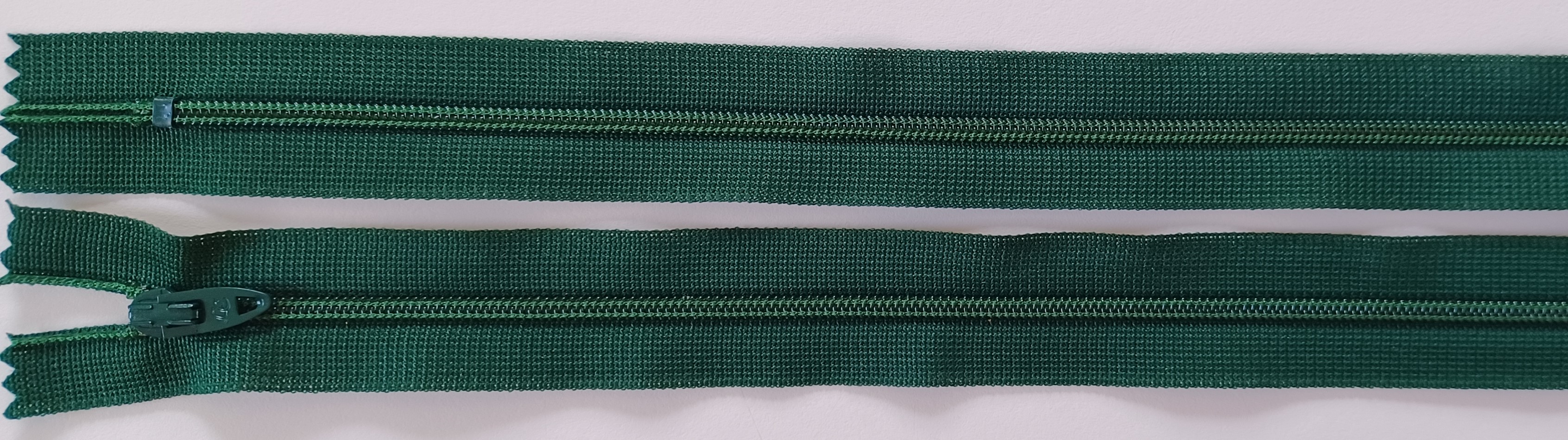 Coats & Clark 8.5" Pine Green Nylon Coil Zipper