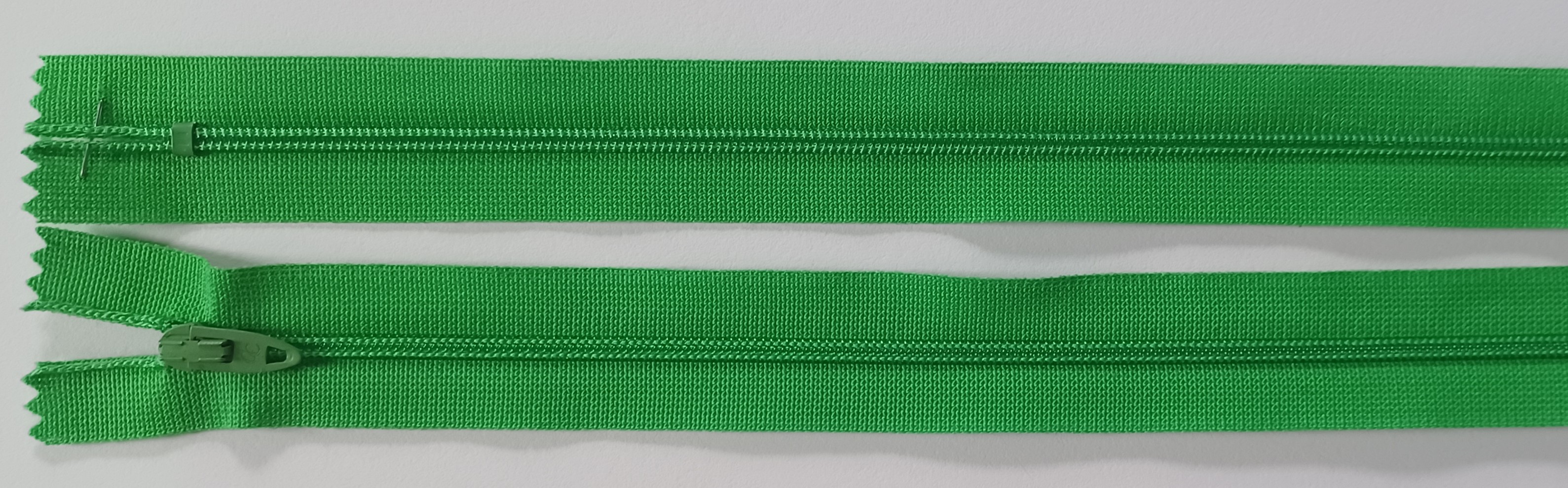 Coats & Clark 8.5" Spring Green Nylon Coil Zipper