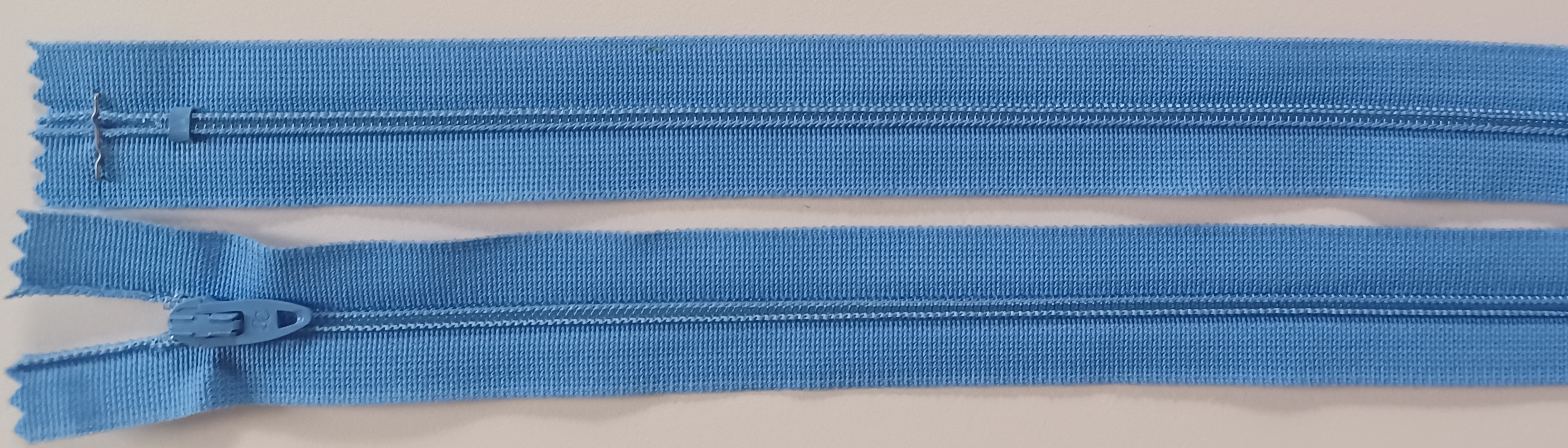 Coats & Clark 8.5" Frosty Blue Nylon Coil Zipper