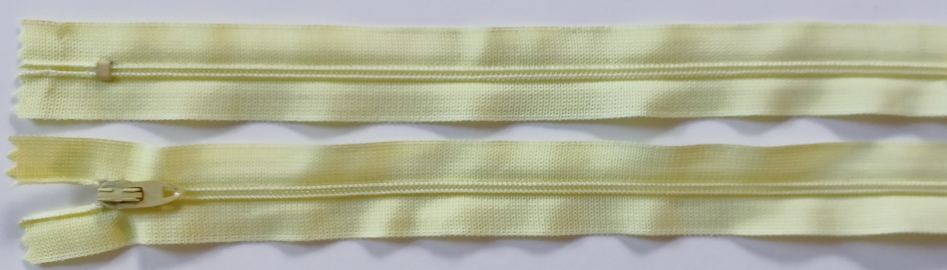 Coats & Clark 8.5" Light Yellow Nylon Coil Zipper